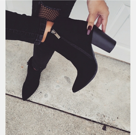 🆕️Apple Picking Collection// Black bootie - Picture 2 of 8